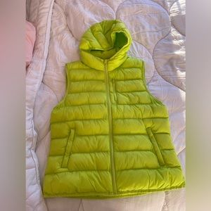 Fabletics Puffer Vest in NEON Green❤️